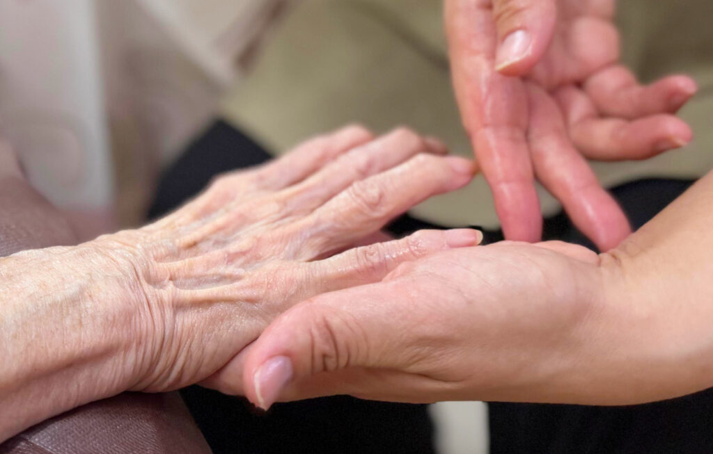 介護美容：ハンドトリートメント